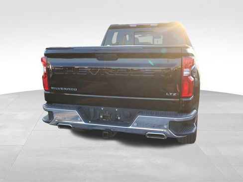 Used 2019 Chevrolet Silverado 1500 LTZ AWD/4WD image 18