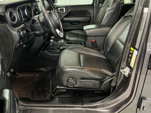Used 2020 Jeep Gladiator Overland image 17