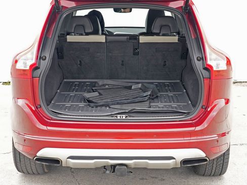 Used 2017 Volvo XC60 T5 Dynamic w/ Preferred Option Package image 9