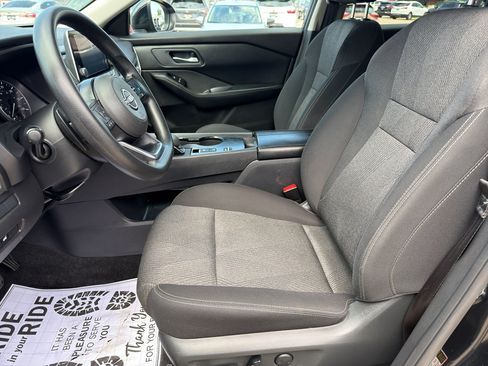 Used 2024 Nissan Rogue SV FWD image 9
