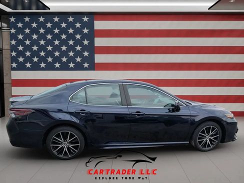 Used 2021 Toyota Camry SE FWD image 7