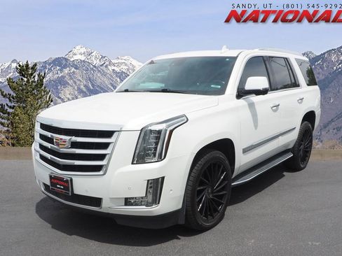 Used 2020 Cadillac Escalade Premium Luxury AWD/4WD image 1