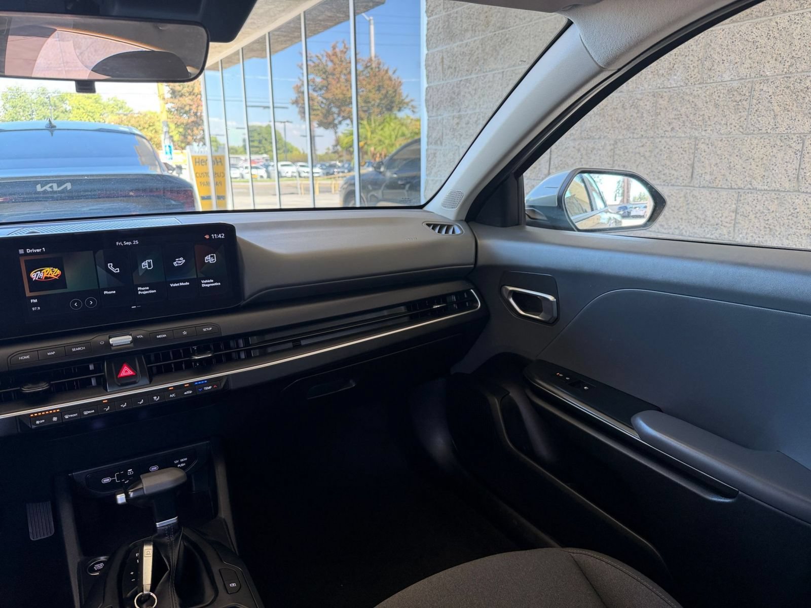 Used 2025 Kia K4 FWD image 33