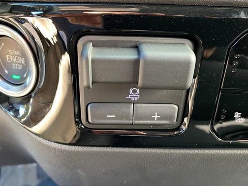 New 2026 GMC Sierra 1500 SLE image 15