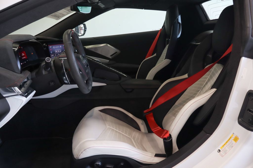 Used 2023 Chevrolet Corvette Stingray Premium Conv w/ Z51 Performance Package RWD image 17