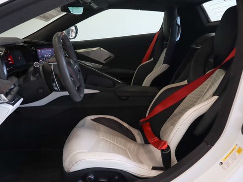 Used 2023 Chevrolet Corvette Stingray Premium Conv w/ Z51 Performance Package RWD image 17