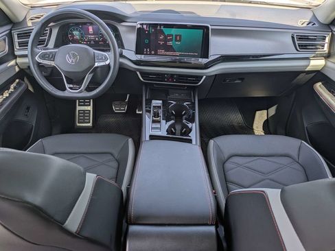Used 2024 Volkswagen Atlas Peak Edition SEL AWD/4WD image 2