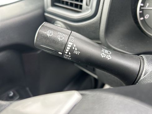 Used 2022 Nissan Titan SV image 33