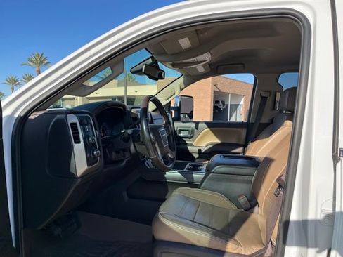 Used 2017 GMC Sierra 2500 Denali w/ Duramax Plus Package AWD/4WD image 13