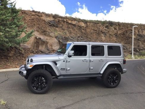 Used 2021 Jeep Wrangler Unlimited Sahara image 1