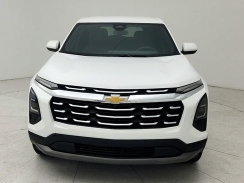 Used 2025 Chevrolet Equinox LT FWD image 2