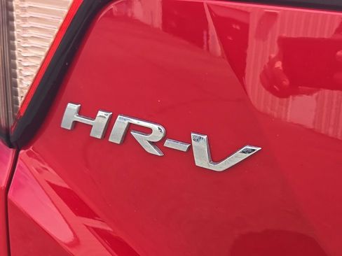 Used 2018 Honda HR-V EX image 7