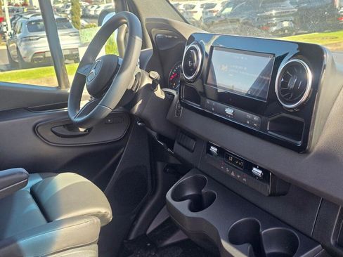 New 2025 Mercedes-Benz Sprinter 2500 image 21