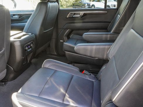 Used 2025 Chevrolet Suburban Premier AWD/4WD image 14