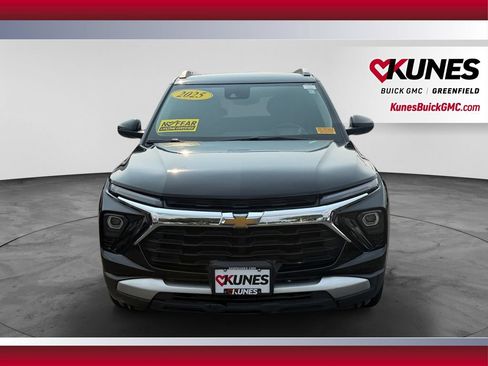 Used 2025 Chevrolet TrailBlazer LT AWD/4WD image 4