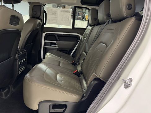 Used 2020 Land Rover Defender 110 HSE image 23