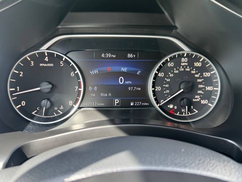 Used 2015 Nissan Murano SV FWD image 23