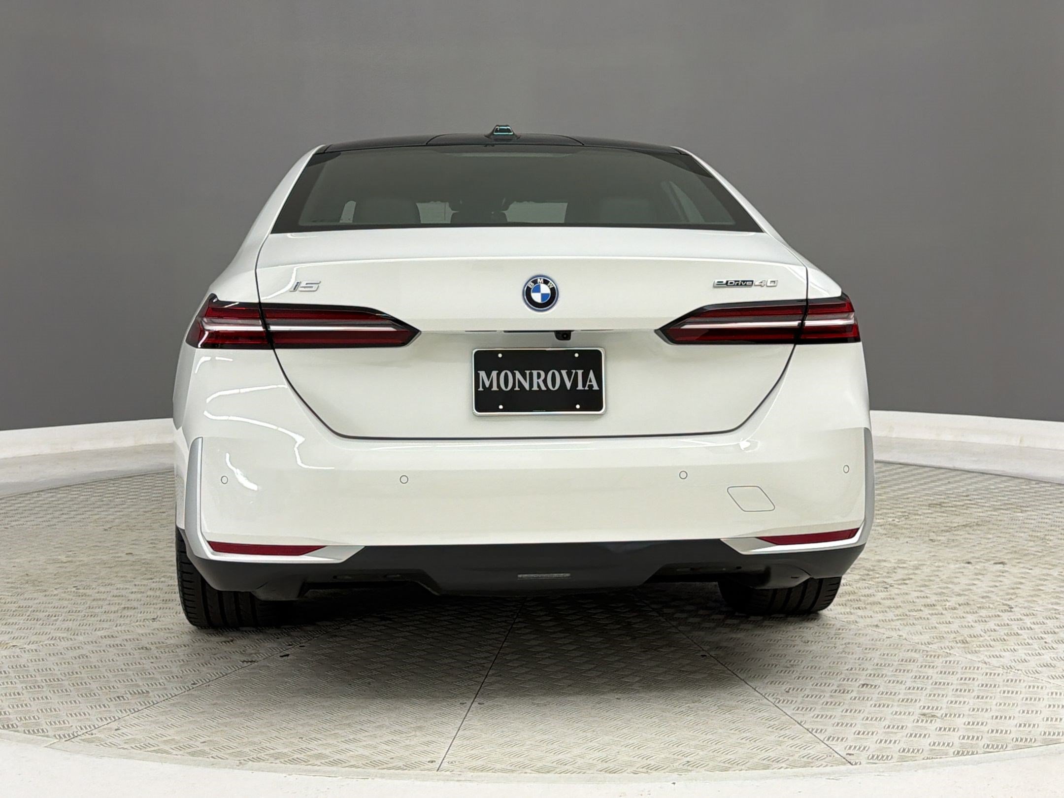 Used 2026 BMW i5 eDrive40 RWD image 10