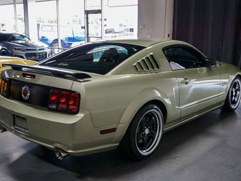 Used 2005 Ford Mustang GT RWD image 7