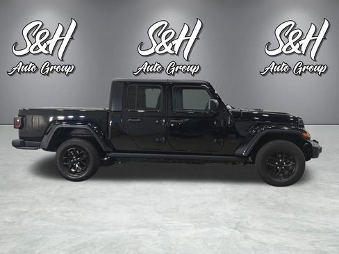 Used 2023 Jeep Gladiator Sport AWD/4WD image 19