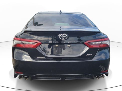 Used 2022 Toyota Camry XSE FWD image 6