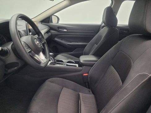 Used 2024 Nissan Altima 2.5 SV image 17