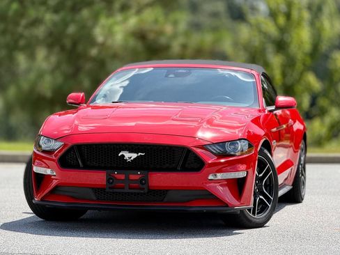 Used 2022 Ford Mustang GT Premium RWD image 2