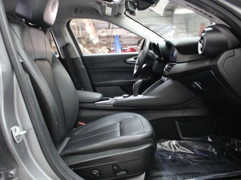 Used 2021 Alfa Romeo Giulia Sprint w/ Nero Edizione image 23