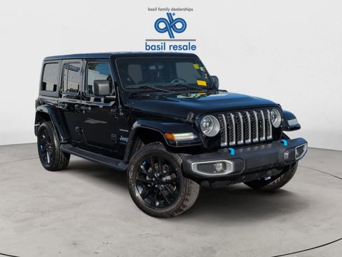 Used 2023 Jeep Wrangler Sahara w/ Cold Weather Group image 33