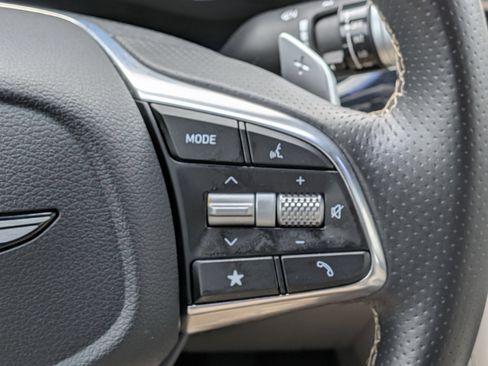 Used 2025 Genesis G70 2.5T RWD image 19