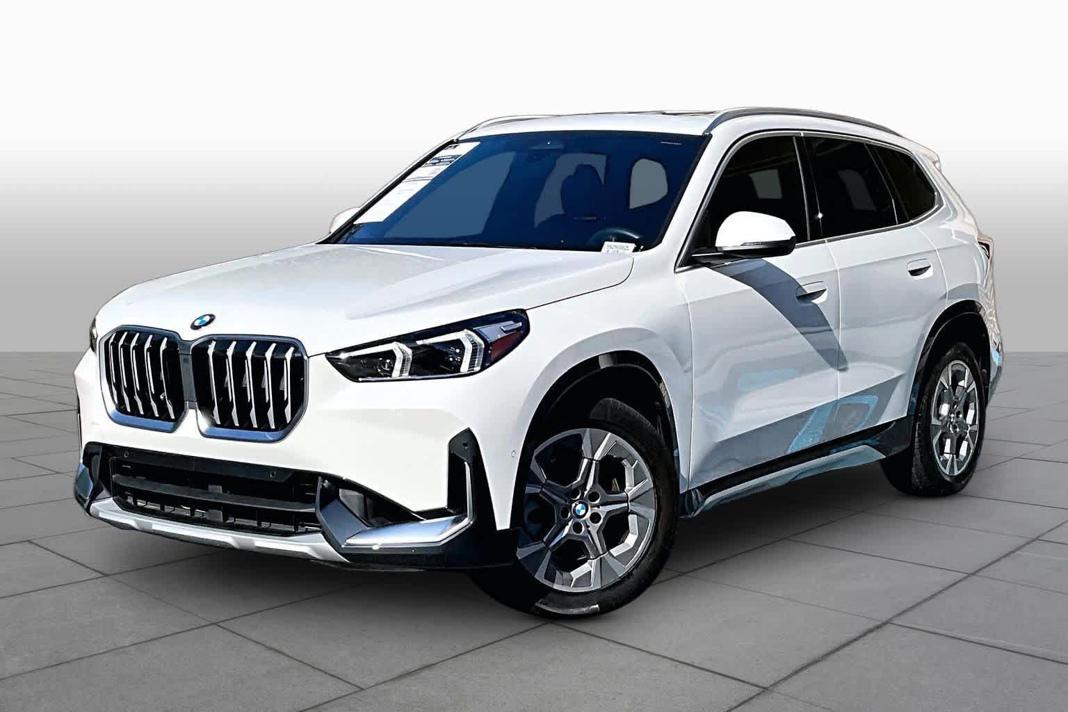 Used 2025 BMW X1 xDrive28i w/ Convenience Package AWD/4WD image 3