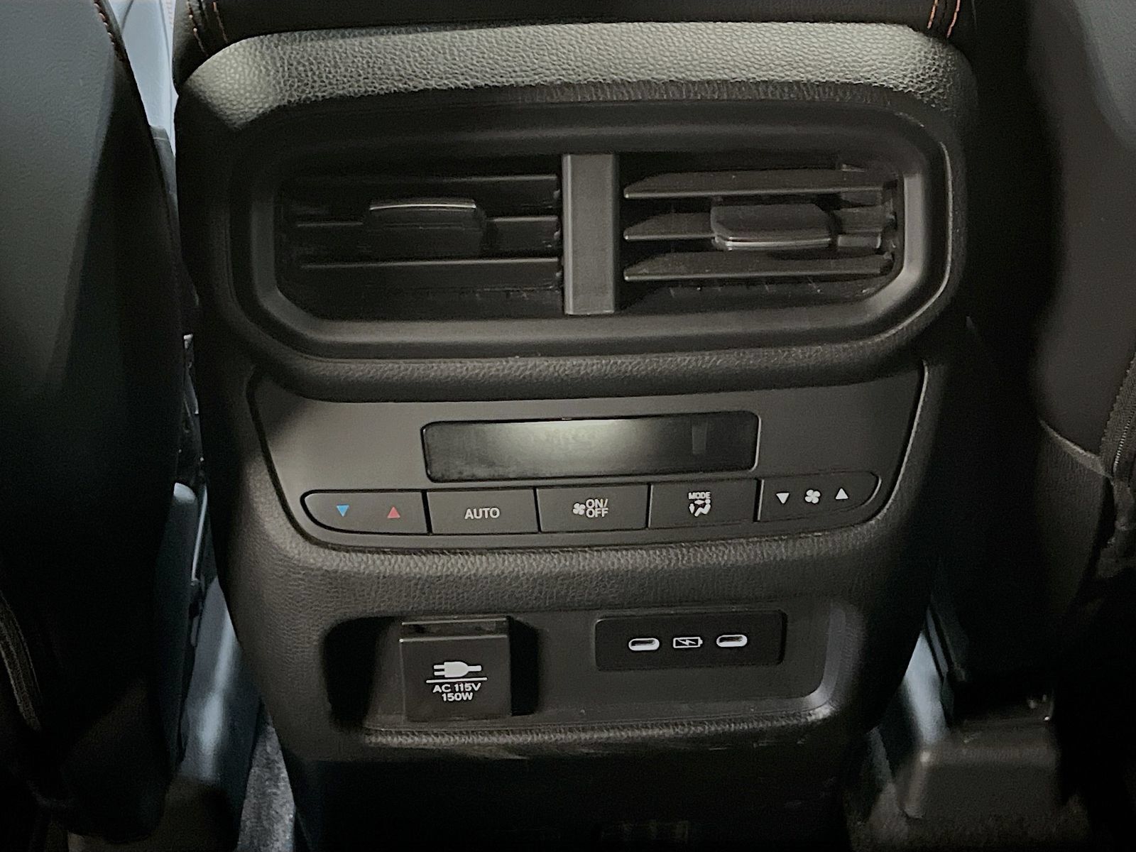 Used 2025 Honda Pilot TrailSport image 26
