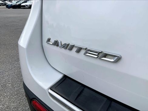 Used 2020 Ford Explorer Limited w/ Class III Trailer Tow Package RWD image 10