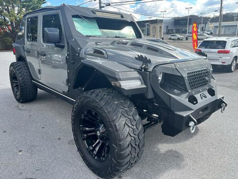 Used 2020 Jeep Wrangler Unlimited Sport S image 3