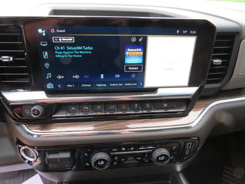 Used 2024 Chevrolet Silverado 1500 LT Trail Boss w/ LT Trail Boss Premium Package image 9