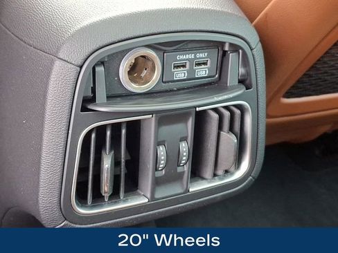 Used 2020 Maserati Levante image 22