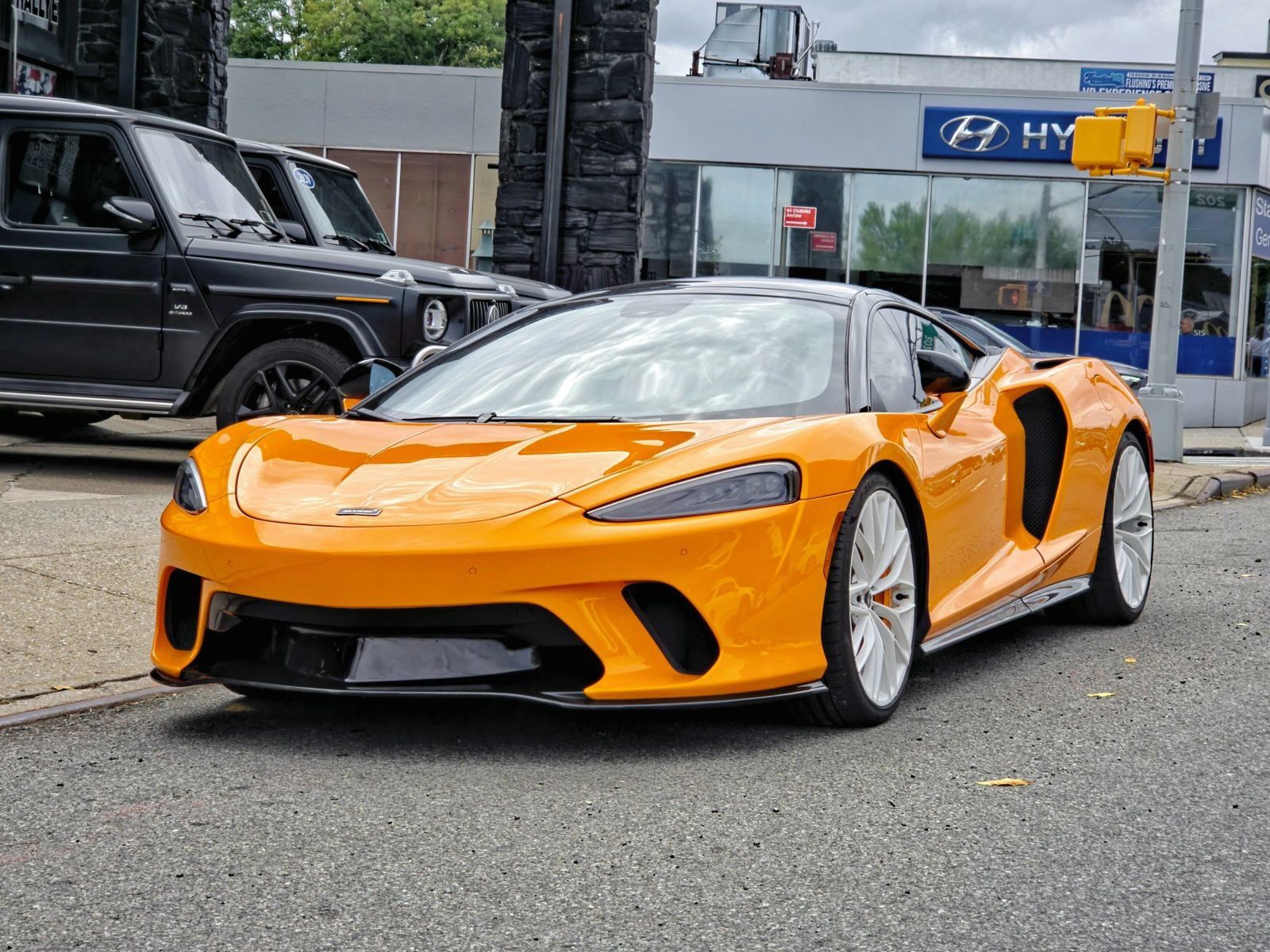 Used 2023 McLaren GT RWD image 6