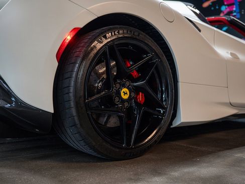Used 2022 Ferrari F8 Tributo RWD image 18