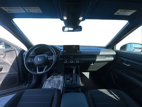 Used 2025 Honda CR-V Sport image 9
