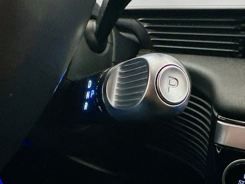 Used 2024 Hyundai Ioniq 5 Limited image 25