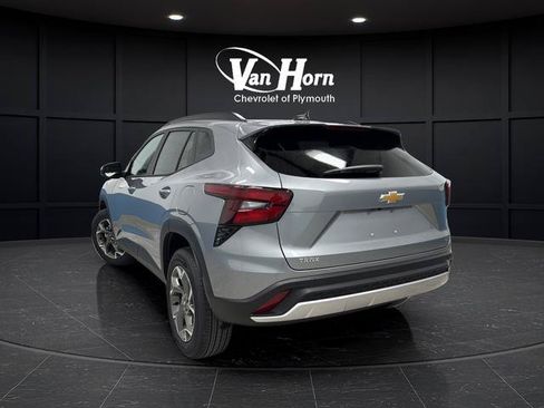 New 2026 Chevrolet Trax LT w/ Driver Confidence Package FWD image 5