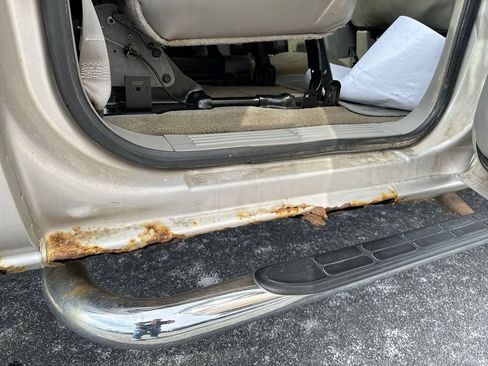 Used 2005 Chevrolet Silverado 2500 LT w/ Heavy-Duty Power Package image 34