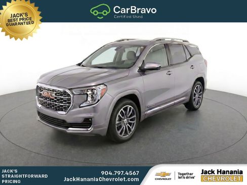 Used 2024 GMC Terrain Denali w/ Denali Premium Package AWD/4WD image 2