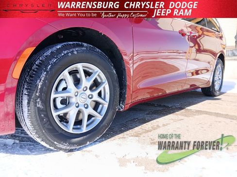 New 2026 Chrysler Pacifica Select image 34