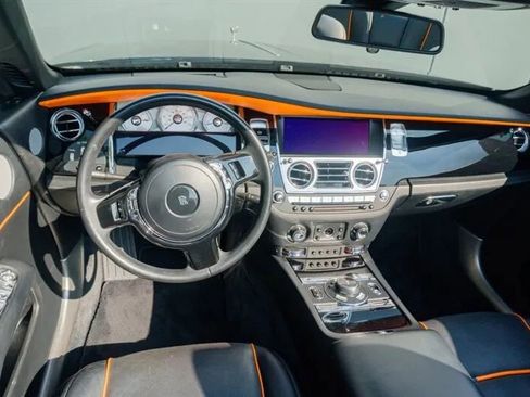 Used 2018 Rolls-Royce Dawn image 16