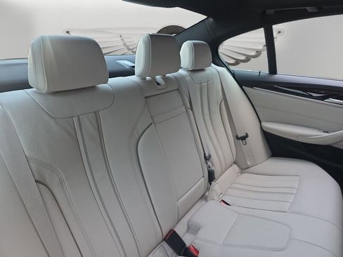 Used 2019 BMW 530i w/ Convenience Package RWD image 13