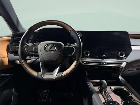 Used 2024 Lexus RX 350 AWD image 12