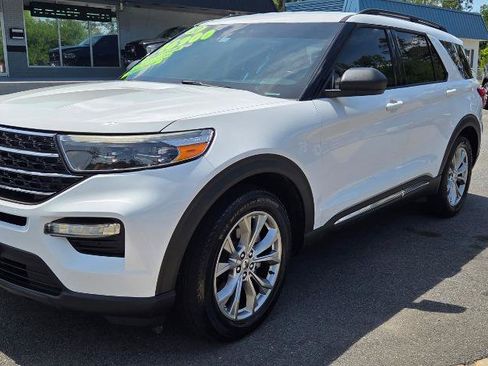 Used 2020 Ford Explorer XLT w/ Equipment Group 202A RWD image 8
