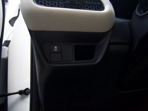 Used 2024 Honda HR-V LX image 15