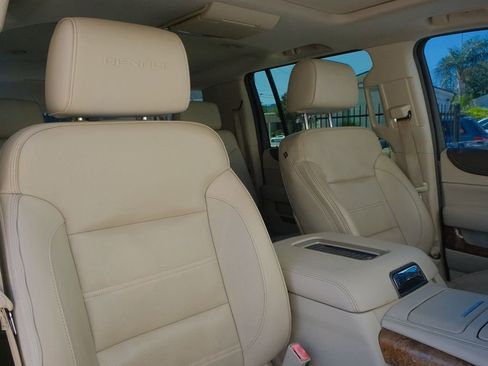 Used 2015 GMC Yukon XL Denali w/ Premium Package image 28